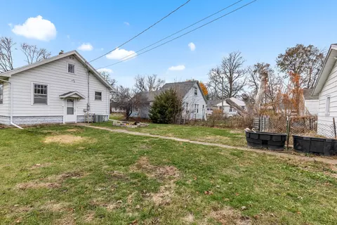 Exterior - 403 E 9th St, Rock Falls, IL 61071 photo 2 of 5