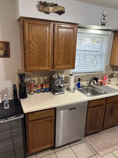 Kitchen - 1730 Tanglewood Dr, Algonquin, IL 60102 photo 3 of 3