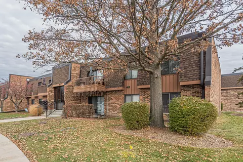 727 Killarney Ct #2D, Schaumburg, IL 60193