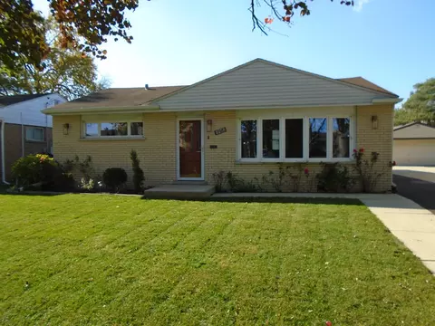 8258 N Octavia Ave, Niles, IL 60714
