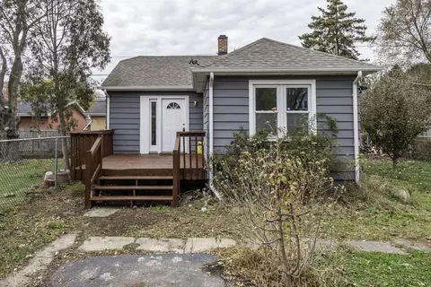 132 Dorchester Ct, Waukegan, IL 60085