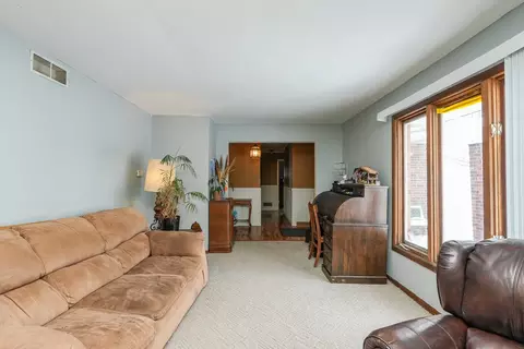 Living - 27429 S Scheer Rd, Manhattan, IL 60442 photo 2 of 4