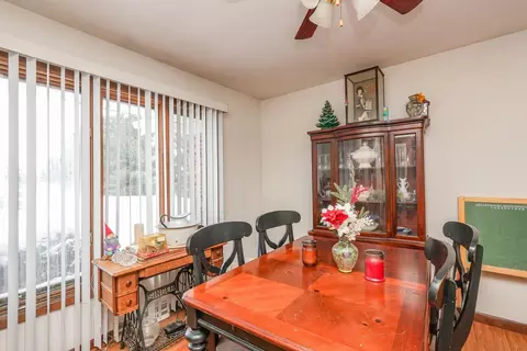 Dining - 27429 S Scheer Rd, Manhattan, IL 60442 photo 1 of 2