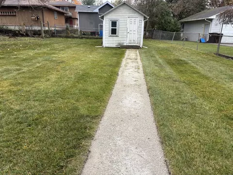 Exterior - 309 N River Rd, Fox River Grove, IL 60021 photo 3 of 4