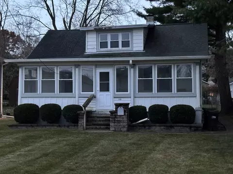 309 N River Rd, Fox River Grove, IL 60021