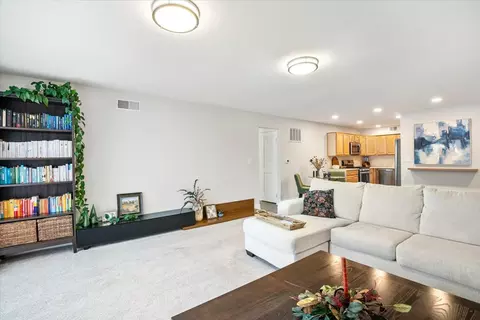 5200 Carriageway Dr #302, Rolling Meadows, IL 60008 photo 12