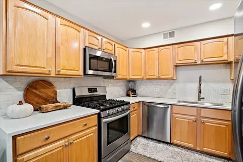 5200 Carriageway Dr #302, Rolling Meadows, IL 60008 photo 8