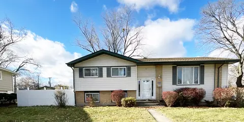 900 Arthur Dr, Lombard, IL 60148