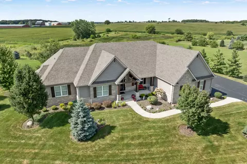 45 W210 Timberview Ln, Hampshire, IL 60140