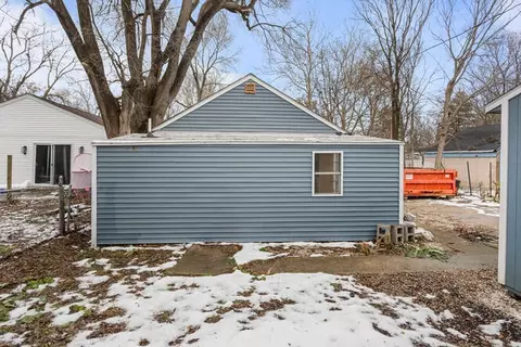 Exterior - 607 N James St, Champaign, IL 61821 photo 3 of 4