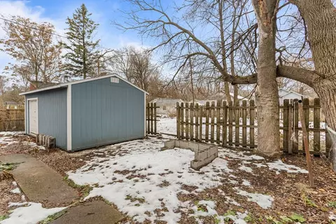 Exterior - 607 N James St, Champaign, IL 61821 photo 4 of 4