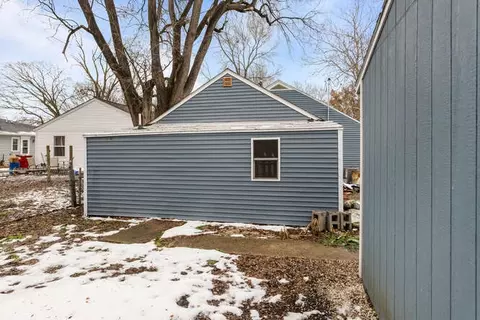 Exterior - 607 N James St, Champaign, IL 61821 photo 2 of 4