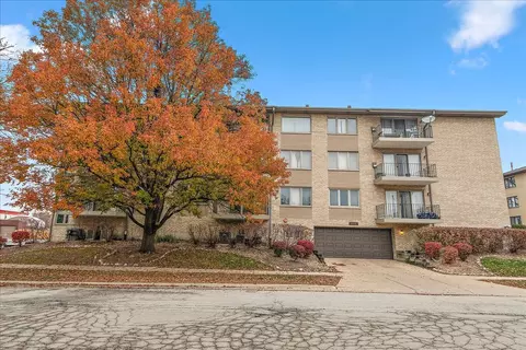 4530 W 93rd St #3B, Oak Lawn, IL 60453