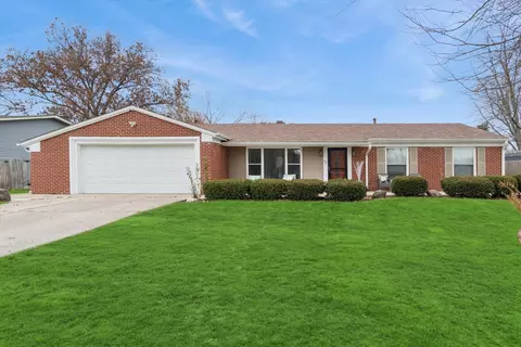 60 Fernwood Rd, Montgomery, IL 60538