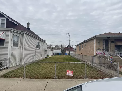 3932 N Oak Park Ave N, Chicago, IL 60634