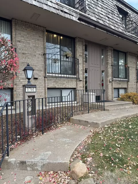 1701 Northfield Sq #E, Northfield, IL 60093