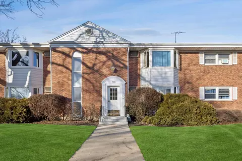 502 W Miner St #2A, Arlington Heights, IL 60005