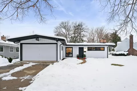 908 Holmes Ave, Deerfield, IL 60015 photo 1