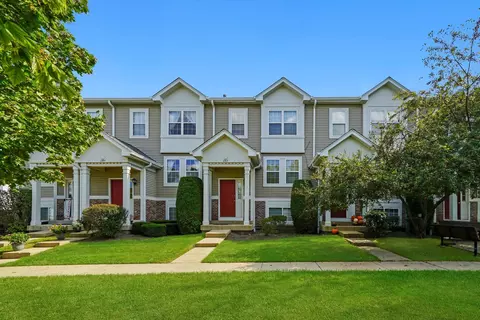 284 Holiday Ln, Hainesville, IL 60073