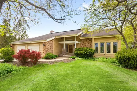 6320 Rowland Rd, Huntley, IL 60142