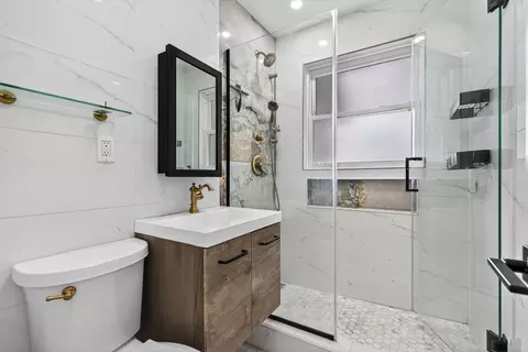 Bath - 2102 Eastman St, Rolling Meadows, IL 60008 photo 1 of 1