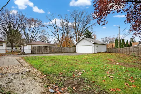 Exterior - 2102 Eastman St, Rolling Meadows, IL 60008 photo 4 of 5