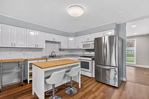 Kitchen - 2102 Eastman St, Rolling Meadows, IL 60008 photo 1 of 3