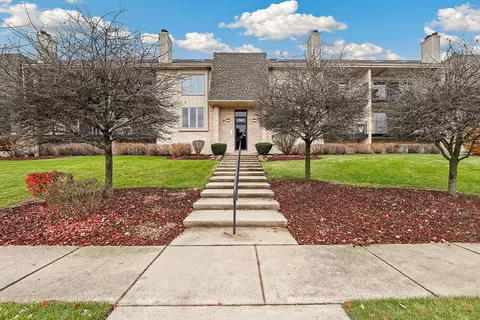 7805 W 157th St #2S, Orland Park, IL 60462
