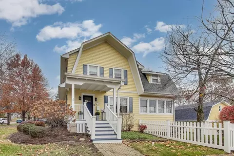 45 S Thurlow St, Hinsdale, IL 60521