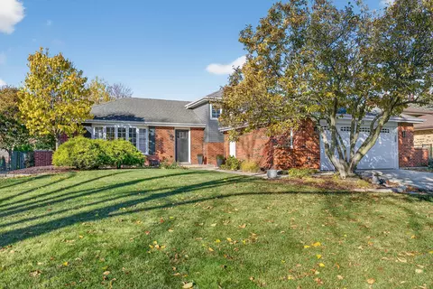 7800 Brunswick Rd, Darien, IL 60561