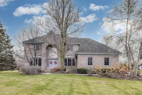 Undisclosed, Libertyville, IL 60048