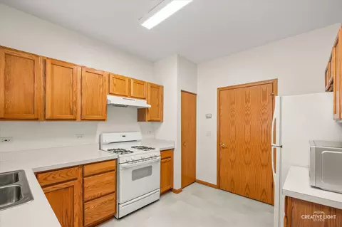 Kitchen - 21728 W Empress Ln, Plainfield, IL 60544 photo 1 of 2