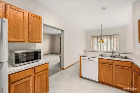Kitchen - 21728 W Empress Ln, Plainfield, IL 60544 photo 2 of 2