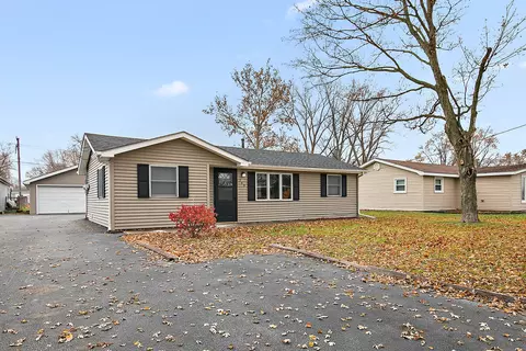 749 W New Monee Rd, Crete, IL 60417