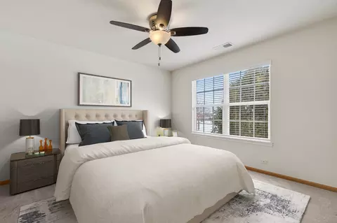 Bedroom - 234 Longview Dr, Elgin, IL 60124 photo 3 of 4