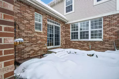 Exterior - 234 Longview Dr, Elgin, IL 60124 photo 4 of 6