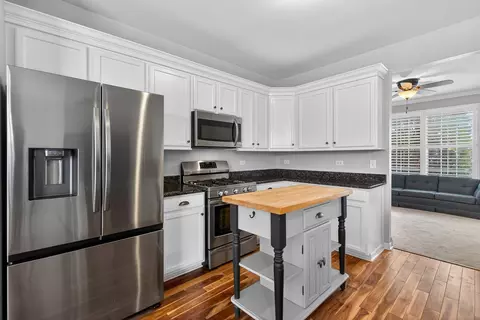 Kitchen - 234 Longview Dr, Elgin, IL 60124 photo 1 of 5