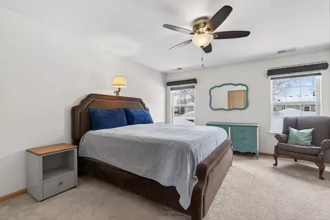 Bedroom - 234 Longview Dr, Elgin, IL 60124 photo 1 of 4