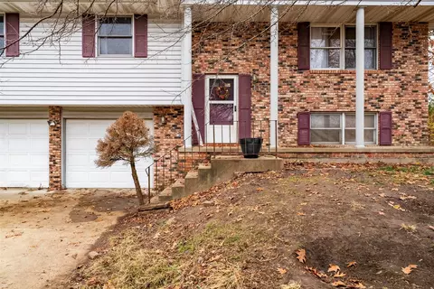 Exterior - 901 Charlotte Dr, Normal, IL 61761 photo 2 of 9