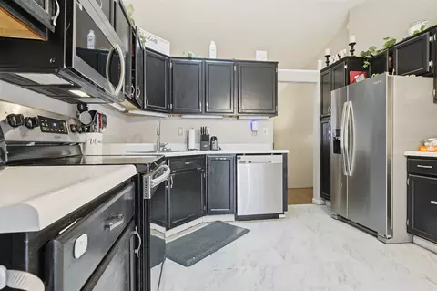 Kitchen - 901 Charlotte Dr, Normal, IL 61761 photo 3 of 4