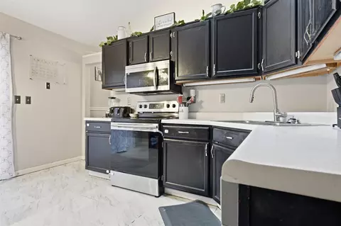 Kitchen - 901 Charlotte Dr, Normal, IL 61761 photo 2 of 4