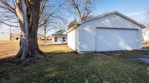 Exterior - 305 S Harrison St, Colfax, IL 61728 photo 6 of 7