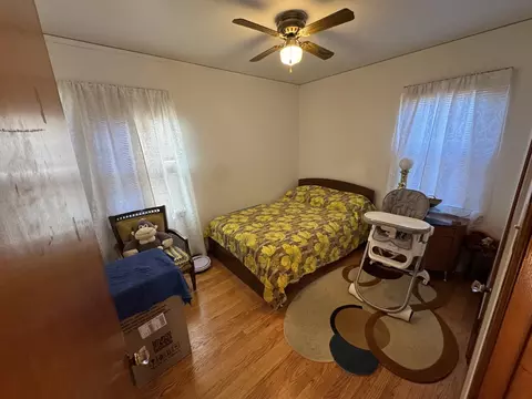 Bedroom - 886 E Thacker St, Des Plaines, IL 60016 photo 3 of 4