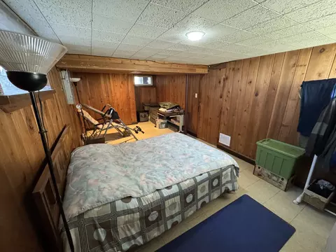 Bedroom - 886 E Thacker St, Des Plaines, IL 60016 photo 4 of 4