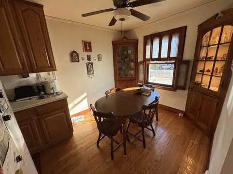 Dining - 886 E Thacker St, Des Plaines, IL 60016 photo 1 of 2