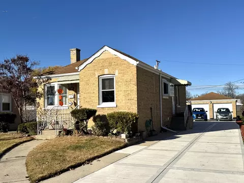 Exterior - 886 E Thacker St, Des Plaines, IL 60016 photo 2 of 5
