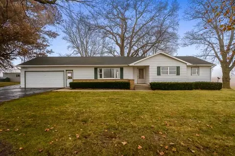 1993 S Bolton Rd, Freeport, IL 61032