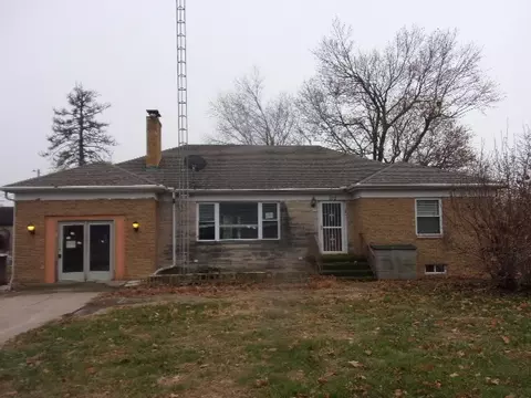 102 W Center St, Le Roy, IL 61752