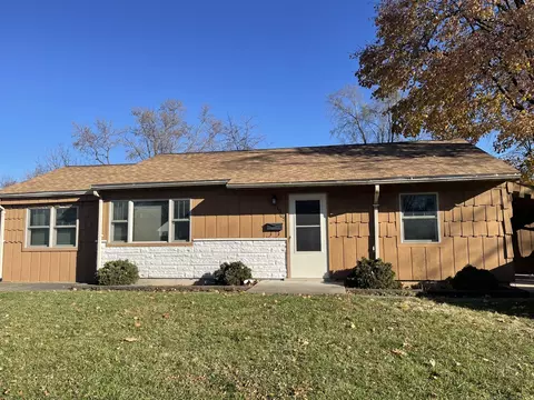 1905 Innercircle Dr, Crest Hill, IL 60403