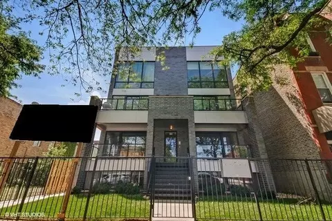 520 N Oakley Ave #1S, Chicago, IL 60622